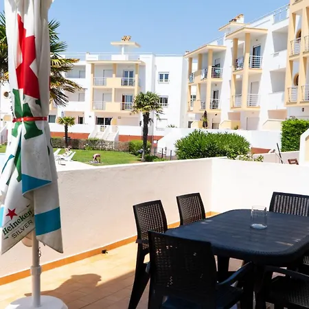 Pandora House נאזרה